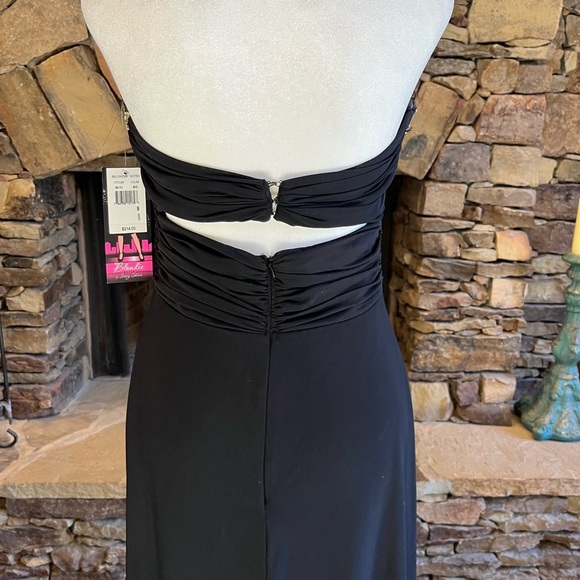 𝅺Perfect condition, NWT black strapless dress with beading - Picture 4 of 8